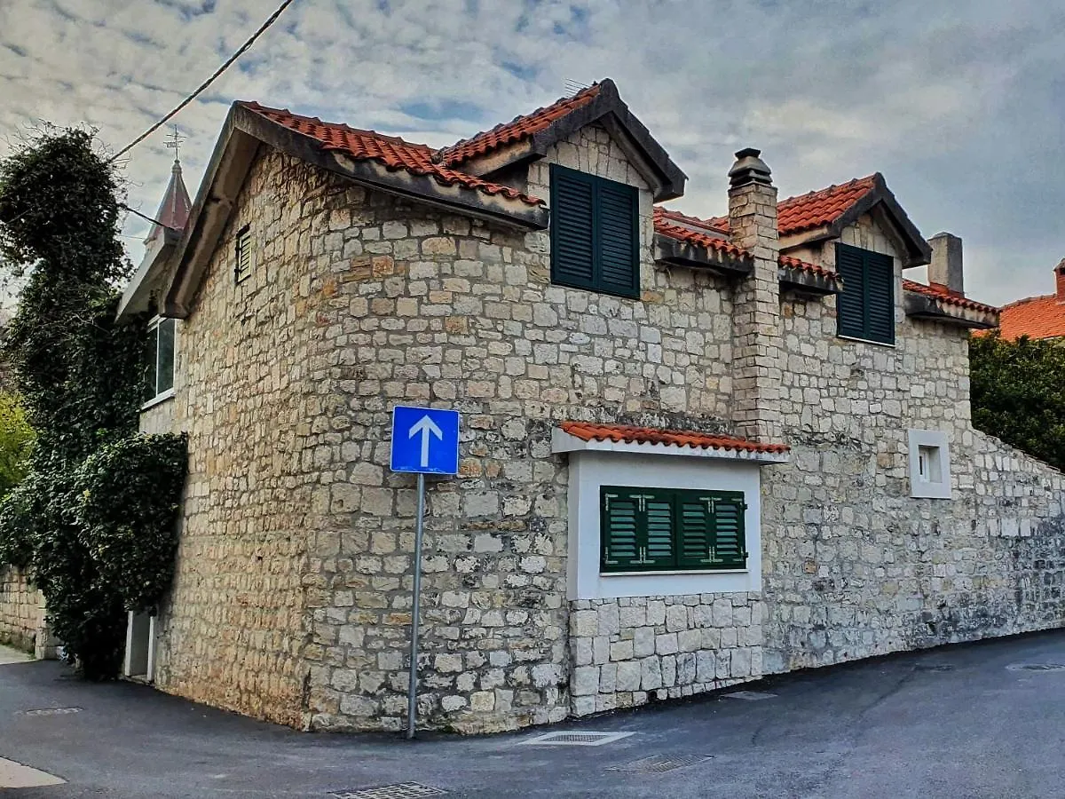 Promaja Villa Kastela